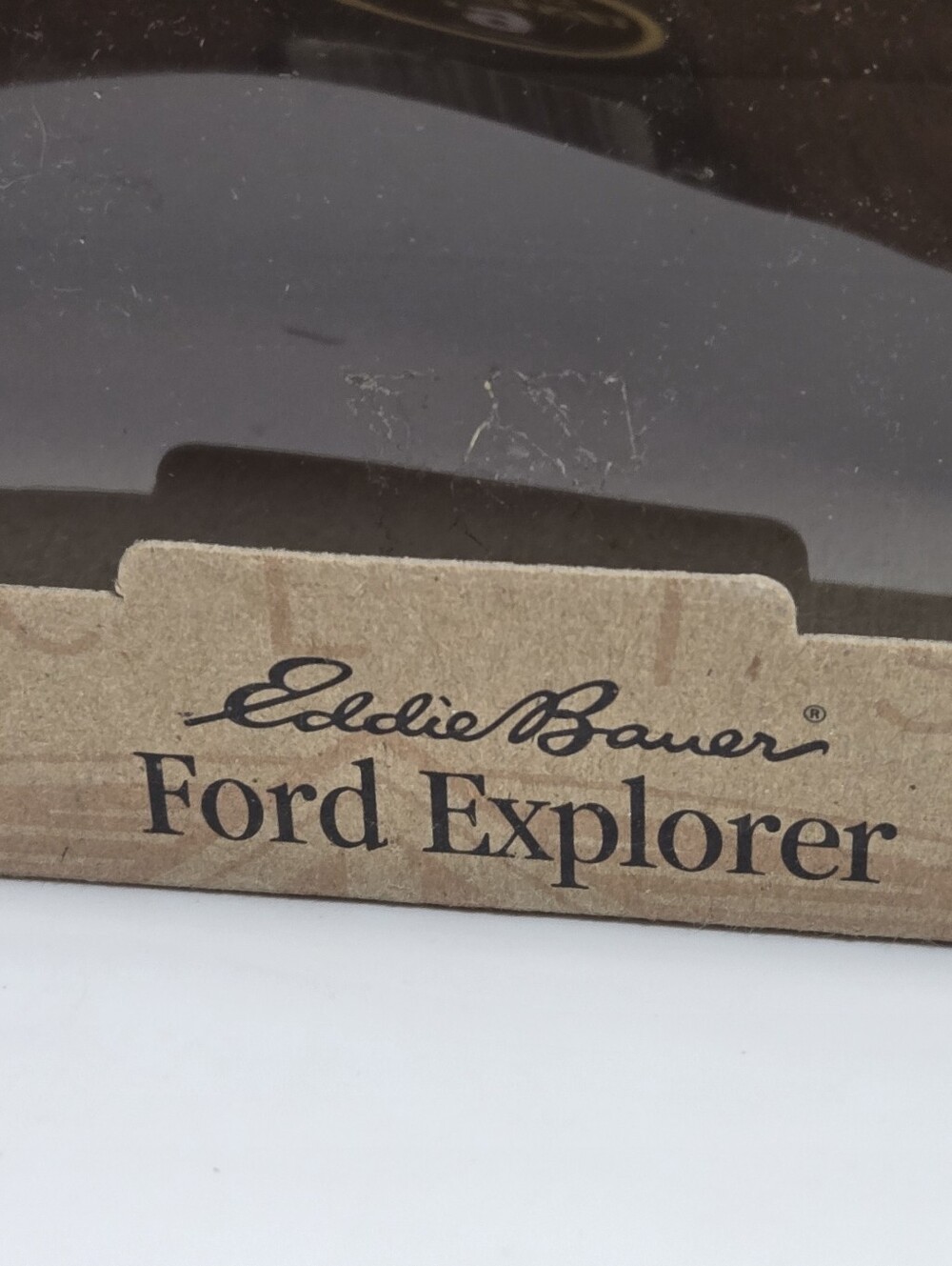 Vintage Maisto 1:24 Scale 1991/1992 Ford Explorer Eddie Bauer Car Still In Box - Picture 2 of 11